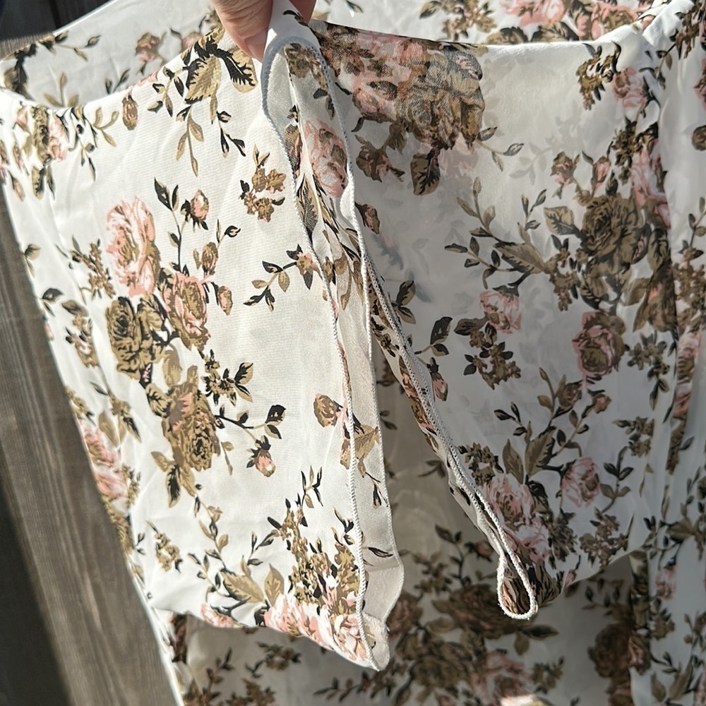 CHARLOTTE Russe Floral Kimono- Women’s Size Medium - Picture 4 of 7